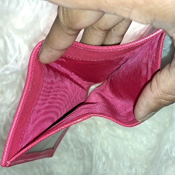 Salvatore Ferragamo Gancini Leather Trifold Wallet - Picture 10 of 12